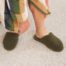 Load image into Gallery viewer, Mens Cosy Slipper - Olive
