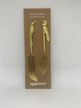 Load image into Gallery viewer, Parrot Brass Cheese Knives
