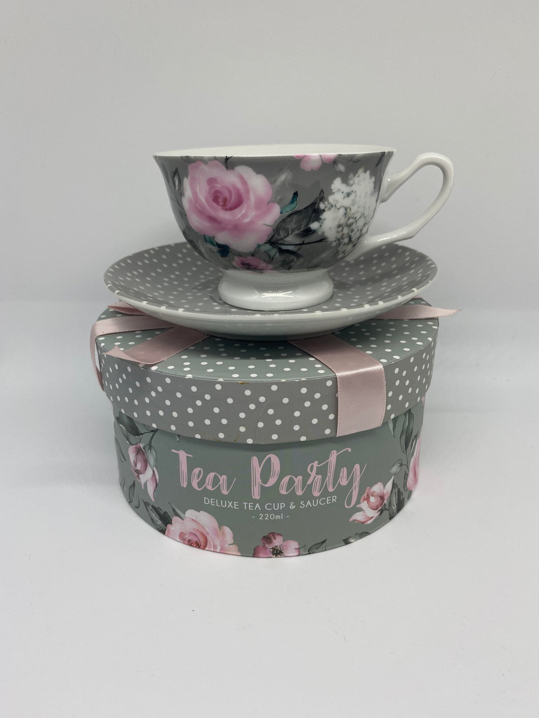 Deluxe Tea Party Tea cup and saucer